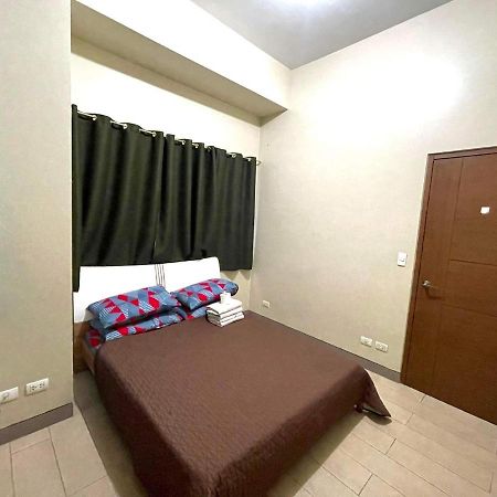 Lovely 2 Bed Room Condo Infront Of Naia Terminal 3 มะนิลา ภายนอก รูปภาพ