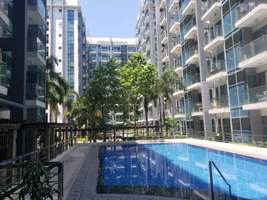 Lovely 2 Bed Room Condo Infront Of Naia Terminal 3 มะนิลา ภายนอก รูปภาพ