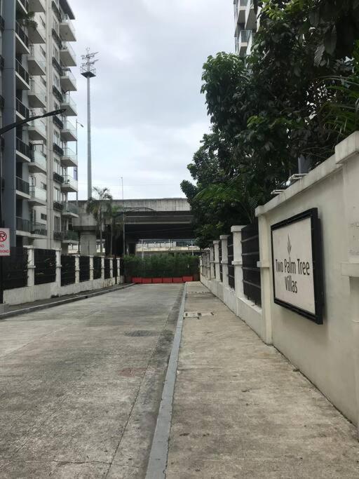 Lovely 2 Bed Room Condo Infront Of Naia Terminal 3 มะนิลา ภายนอก รูปภาพ
