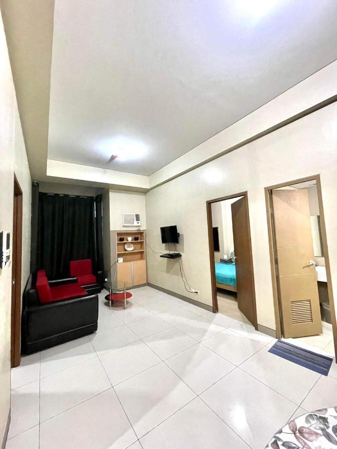 Lovely 2 Bed Room Condo Infront Of Naia Terminal 3 มะนิลา ภายนอก รูปภาพ